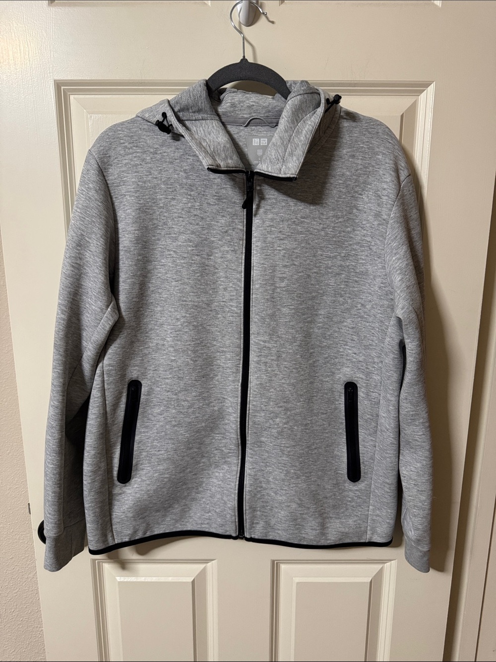 Uniqlo Light Gray Full-Zip Hooded Sweater with Black Trim